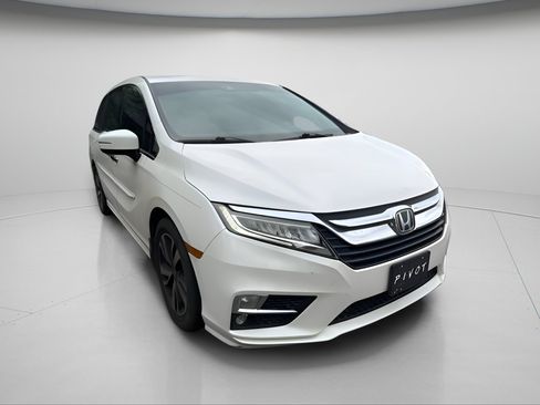Used 2018 Honda Odyssey Elite image 5