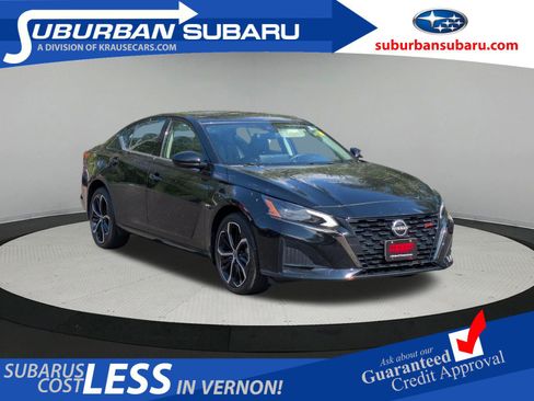Used 2024 Nissan Altima 2.5 SR w/ SR Premium Package AWD/4WD image 1