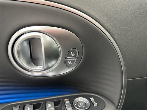 New 2026 Hyundai Ioniq 9 Limited image 12