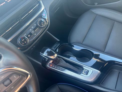 Used 2025 Buick Envista Sport Touring image 39