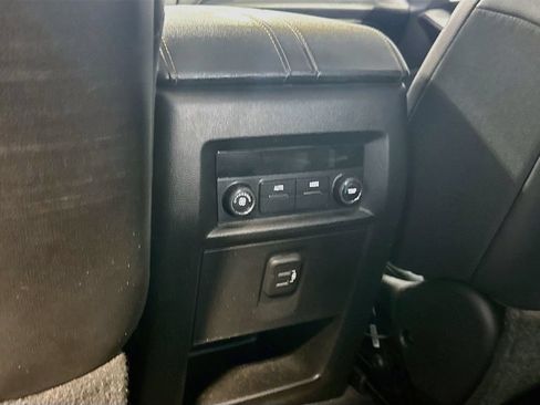 Used 2021 Chevrolet Traverse LT AWD/4WD image 24