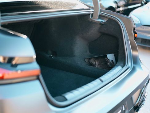 Used 2023 BMW 760i xDrive w/ Executive Package image 16