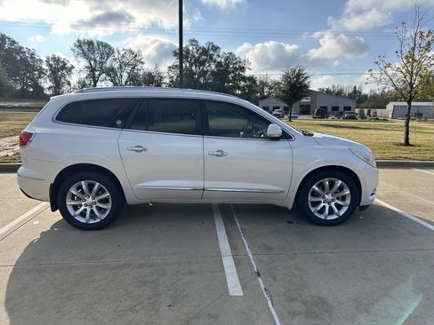 Used 2014 Buick Enclave Premium w/ Trailering Provision Package image 4