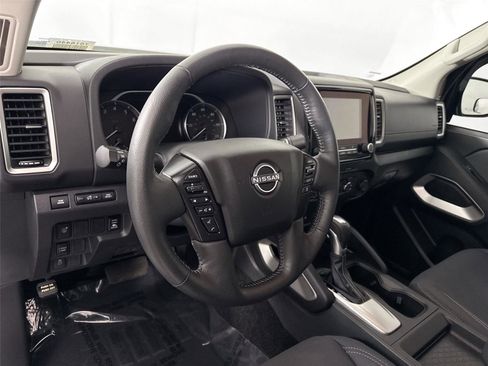 Used 2023 Nissan Frontier SV w/ SV Convenience Package image 4