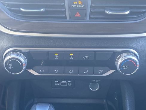 Used 2024 Nissan Altima 2.5 SV FWD image 36