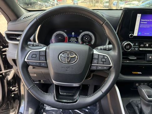 Used 2025 Toyota Highlander XSE AWD/4WD image 27