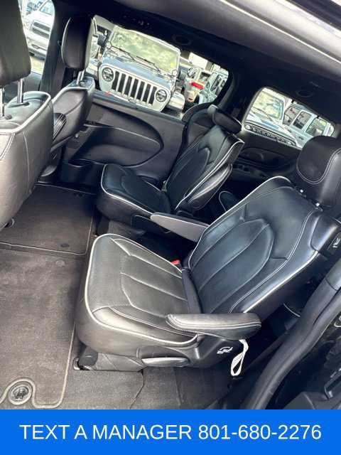 Used 2025 Chrysler Pacifica Limited FWD image 12