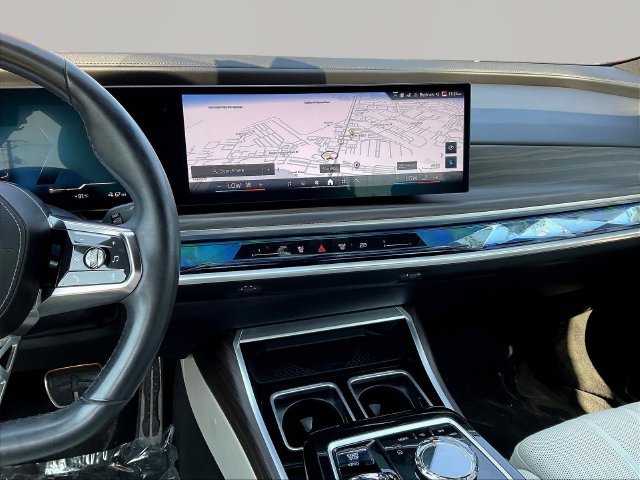 Used 2023 BMW i7 xDrive60 AWD/4WD image 11