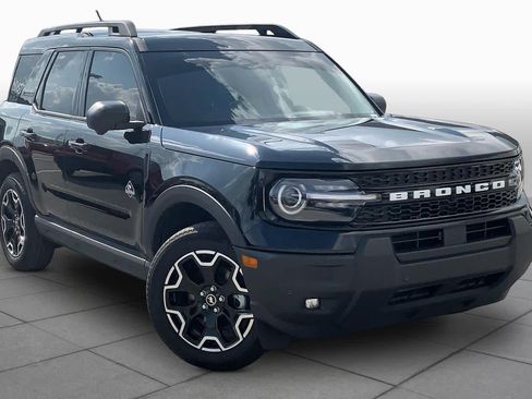 Certified 2025 Ford Bronco Sport Outer Banks w/ Outer Banks Tech Package+ AWD/4WD image 3