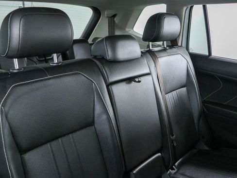 Used 2022 Volkswagen Tiguan SE FWD image 29