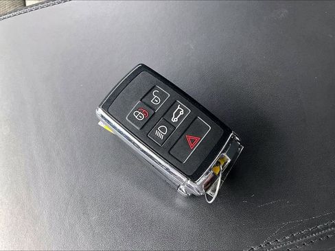 Used 2023 Land Rover Defender 110 V8 image 10