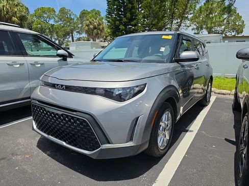 Certified 2023 Kia Soul S FWD image 4