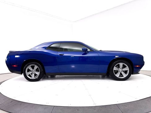 Used 2021 Dodge Challenger SXT RWD image 39