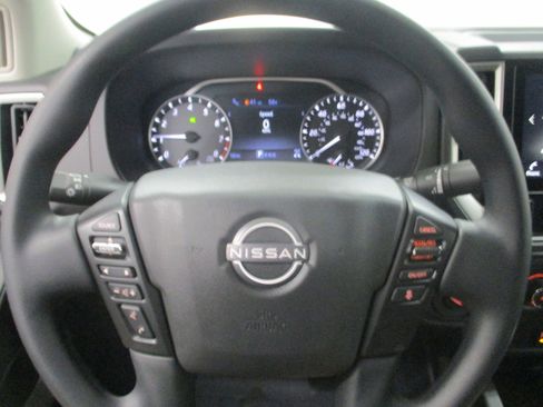 New 2025 Nissan Frontier SV image 17