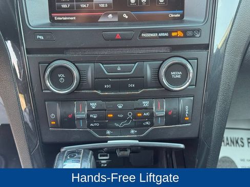 Used 2016 Ford Explorer XLT w/ Equipment Group 202A AWD/4WD image 21