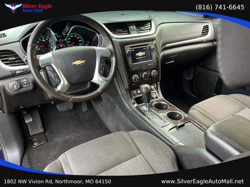 Used 2017 Chevrolet Traverse LT w/ Style and Technology Package AWD/4WD image 8