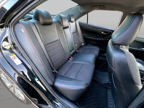 Used 2017 Toyota Camry SE FWD image 19