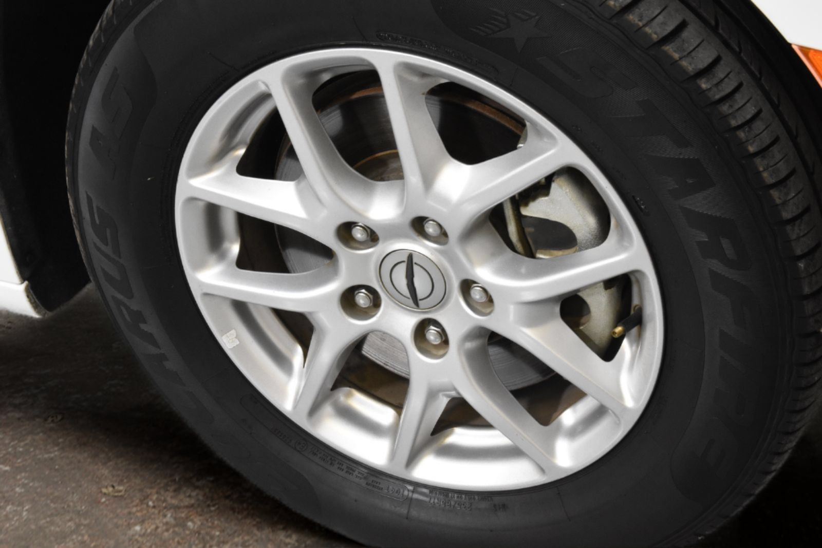 Used 2023 Chrysler Voyager LX FWD image 6