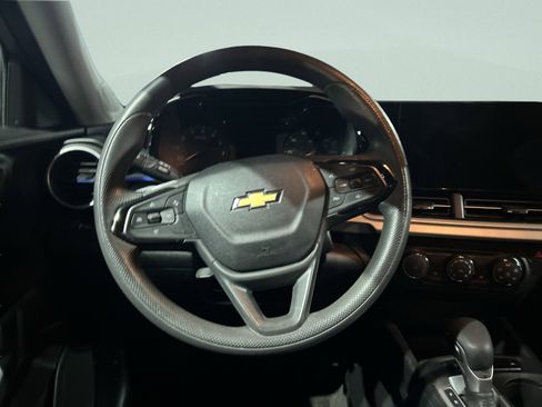 Used 2024 Chevrolet Trax LS w/ LS Convenience Package image 16