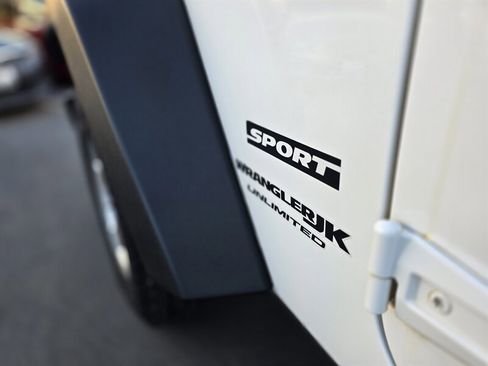 Used 2018 Jeep Wrangler Unlimited Sport S image 19