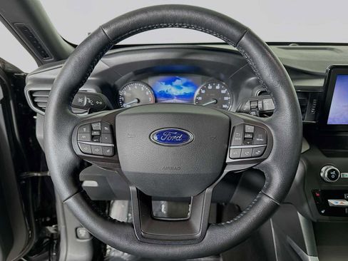 Used 2020 Ford Explorer XLT w/ Equipment Group 202A image 11