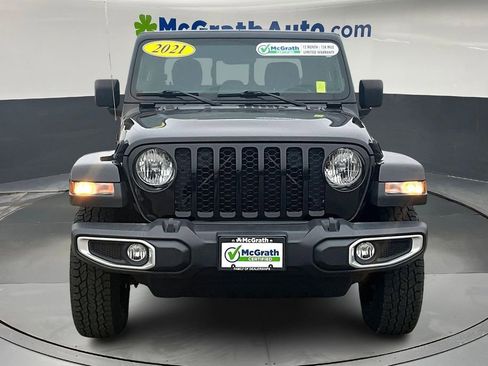 Used 2021 Jeep Gladiator Sport image 2