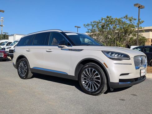 Certified 2022 Lincoln Aviator Reserve w/ Equipment Group 201A image 3