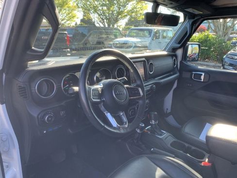 Used 2023 Jeep Wrangler Unlimited Sahara w/ Cold Weather Group image 10