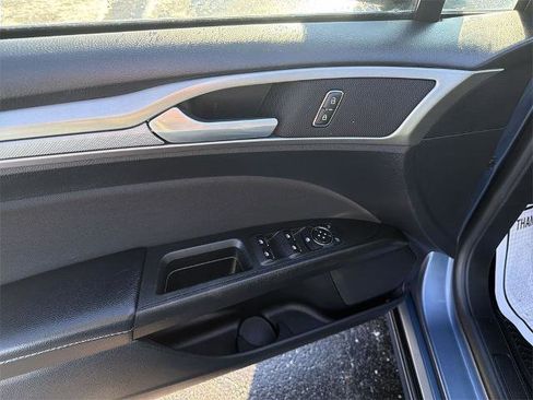 Certified 2019 Ford Fusion SE image 5