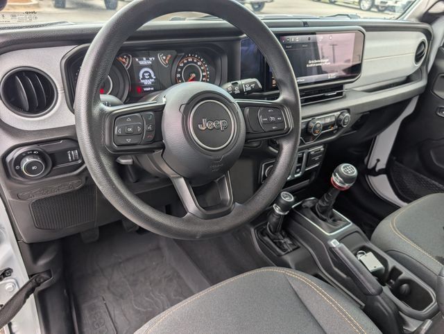 Used 2025 Jeep Wrangler Sport AWD/4WD image 6