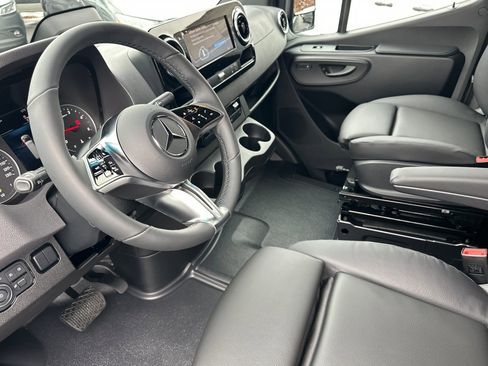 New 2026 Mercedes-Benz Sprinter 2500 image 10