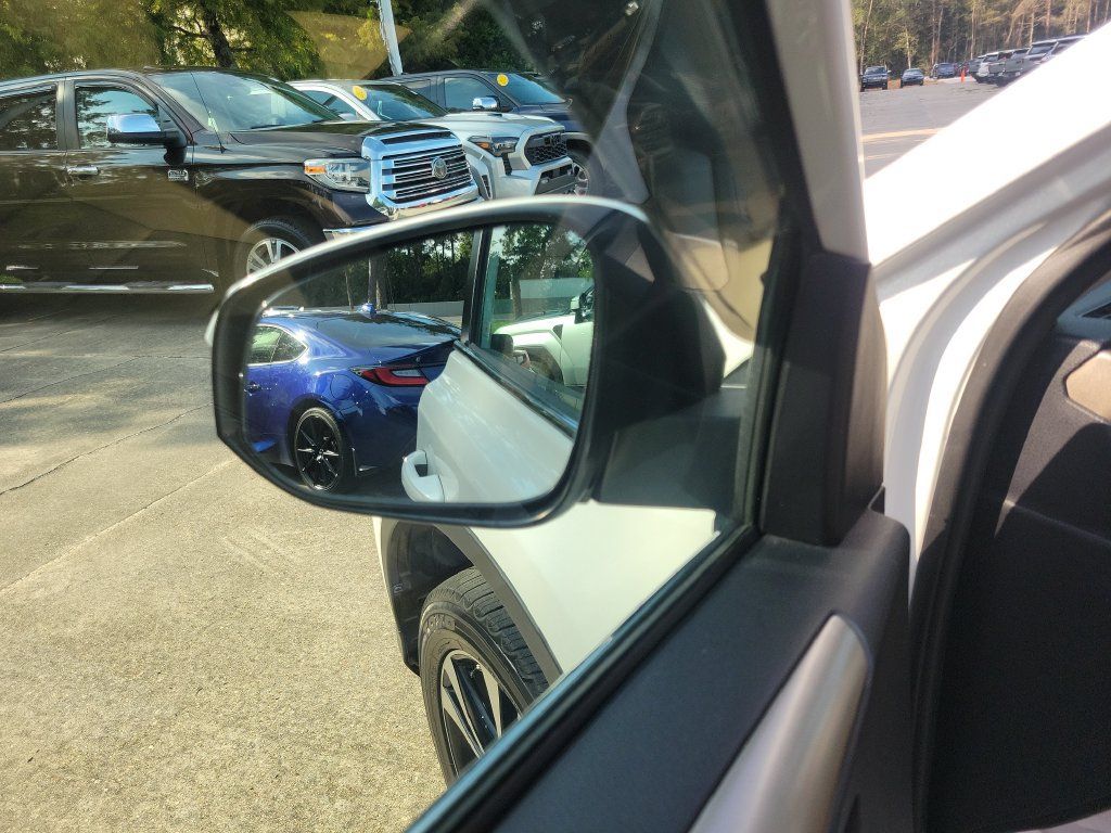 Used 2015 Toyota RAV4 Limited w/ Technology Package FWD image 12