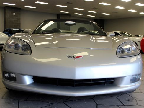 Used 2006 Chevrolet Corvette 2dr Conv w/ Preferred Equipment Group image 11