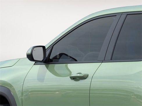 New 2026 Chevrolet Equinox LT w/ LPO, Floor Liner Package image 13