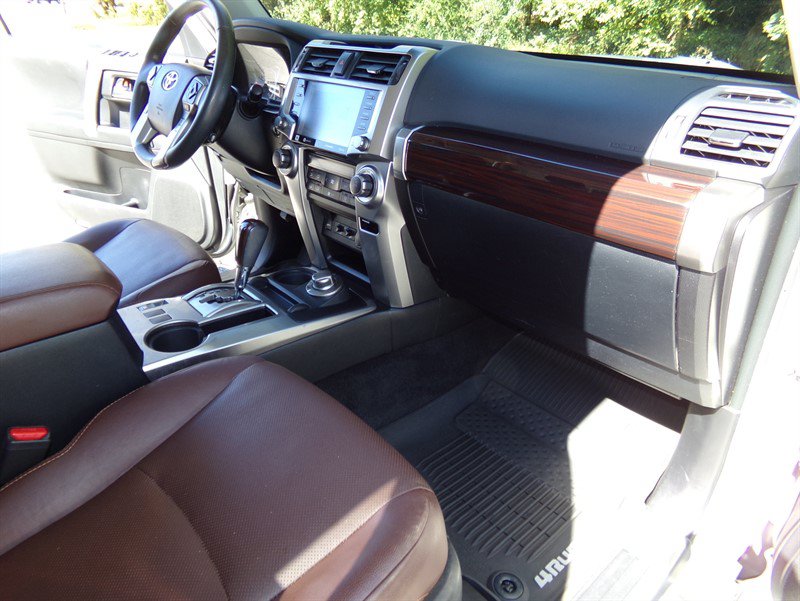 Used 2021 Toyota 4Runner Limited AWD/4WD image 23