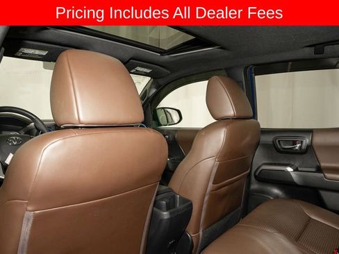 Used 2022 Toyota Tacoma Limited AWD/4WD image 8