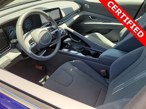 Used 2024 Hyundai Elantra SEL w/ Convenience Package image 2