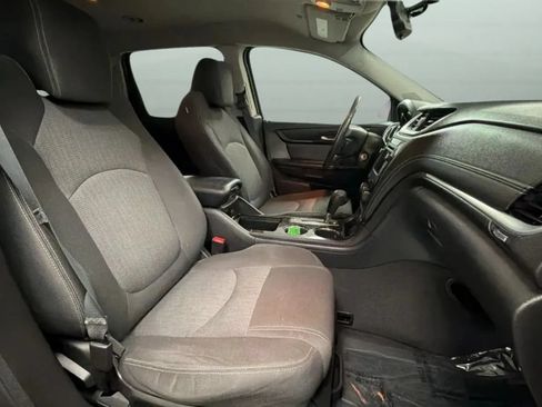 Used 2016 Chevrolet Traverse LT w/ Style and Technology Package FWD image 21