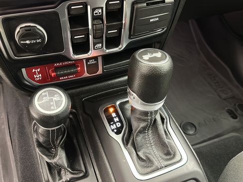 Used 2024 Jeep Wrangler Unlimited AWD/4WD image 20