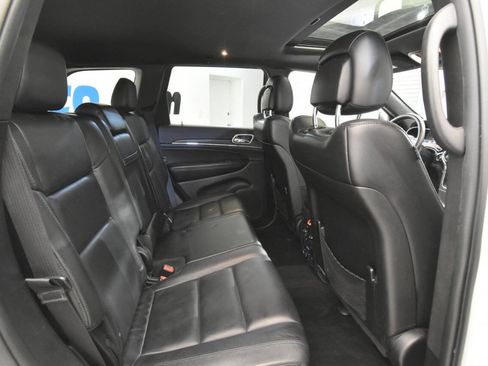 Used 2018 Jeep Grand Cherokee Limited image 16