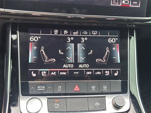Used 2019 Audi Q8 Premium Plus w/ Premium Plus image 27