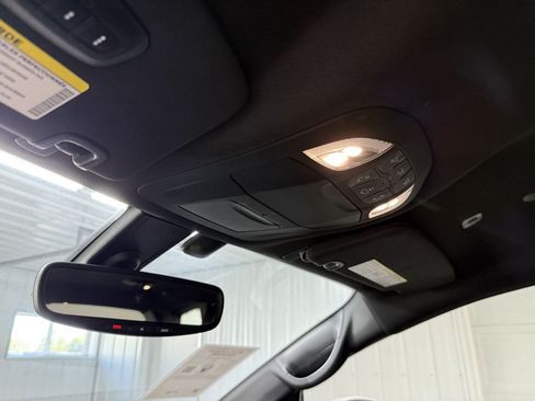 Used 2019 Chrysler Pacifica Touring-L Plus w/ S Appearance Package image 20