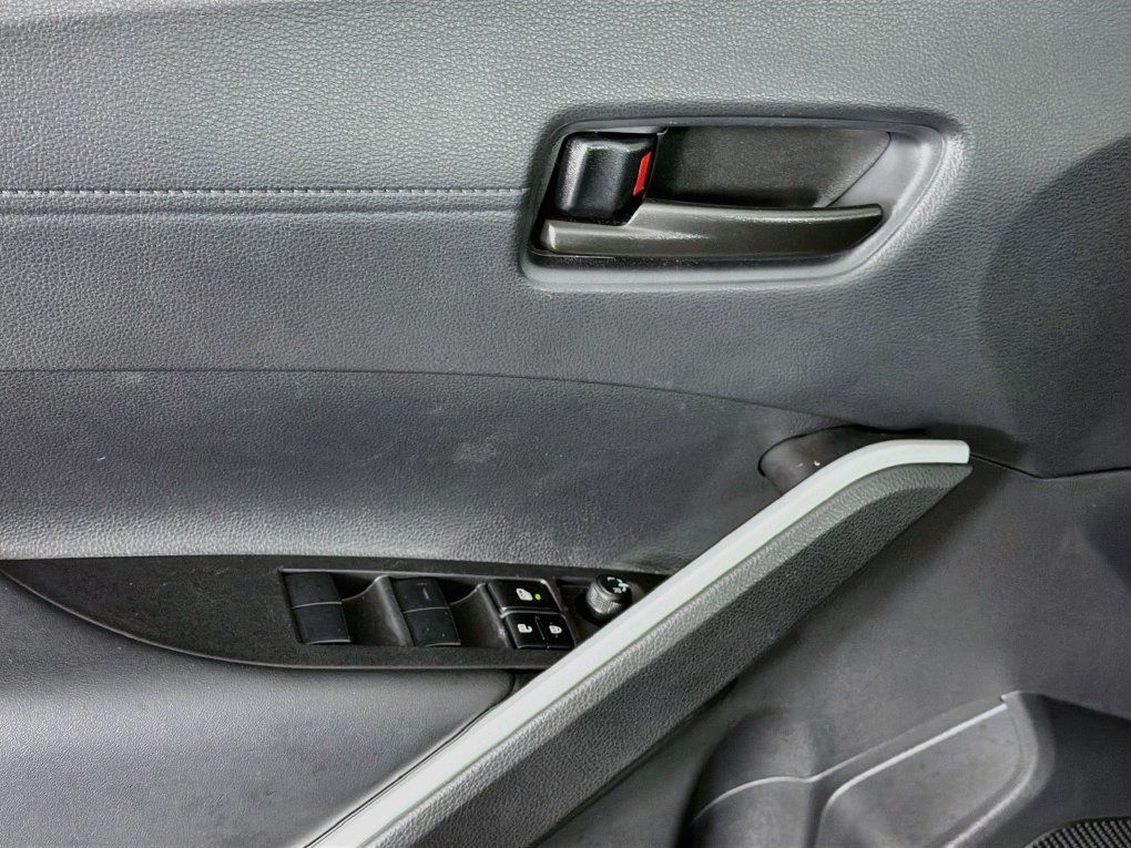 Used 2026 Toyota Corolla Cross LE FWD image 23