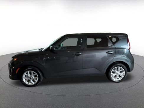 Used 2025 Kia Soul LX w/ LX Technology Package FWD image 7