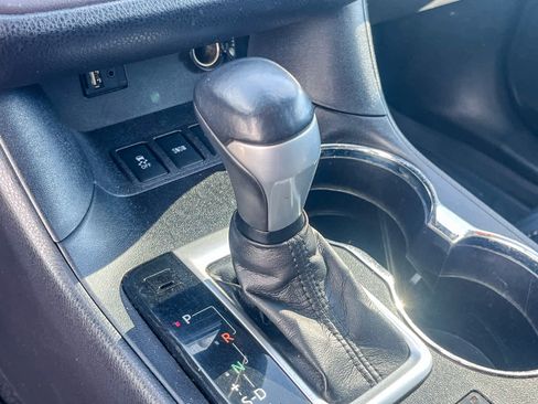 Used 2014 Toyota Highlander Limited Platinum image 19