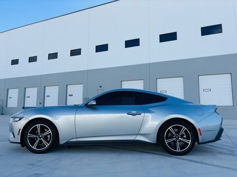 Used 2024 Ford Mustang Premium image 2