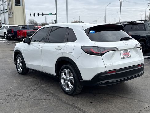 Certified 2023 Honda HR-V LX image 9