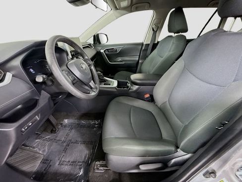 Certified 2025 Toyota RAV4 LE image 19