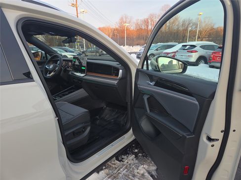 New 2026 Volkswagen Tiguan SEL R-Line image 26