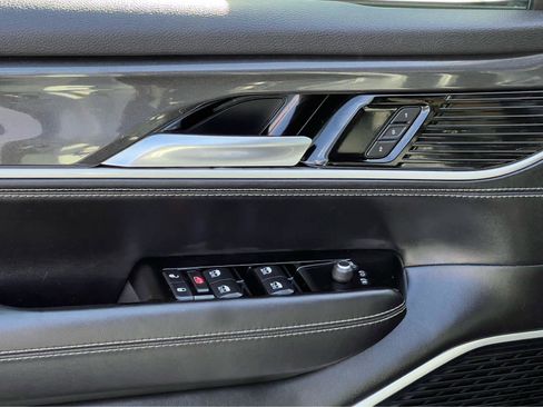 Used 2022 Jeep Wagoneer Series I AWD/4WD image 32